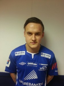 Vil "lynvingen" Joachim Holberg Eriksen bli en hit som sideback?