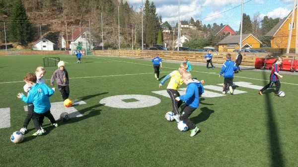 Ekstratreningen for fotballbarna i VFK er i full gang