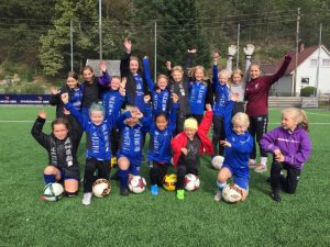 TEAM: Blue Girls
Teamleder: Julie Omestad, Alis Tveiten, Anne Omestad Wehus og Maja Kronborg.