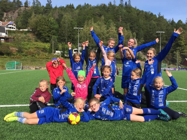 TEAM: Vindbjart Jentene Teamleder: Hanne Gabrielsen Aas, Malin Halle og Kine Clausen Tambini.