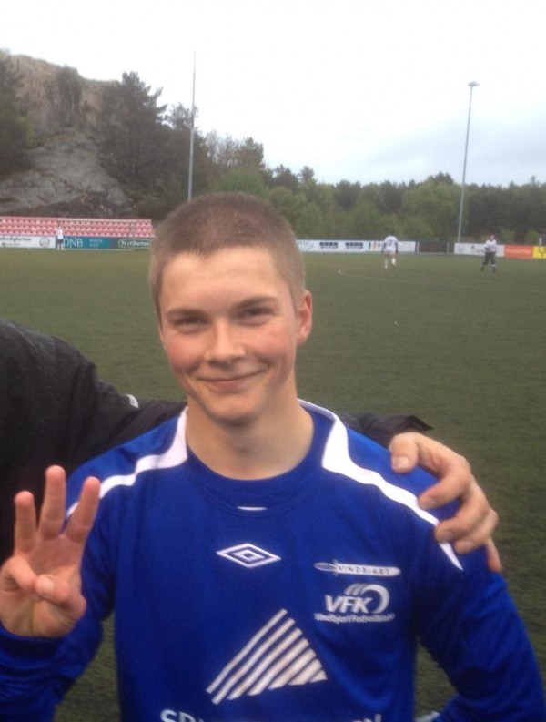 Gjøran Mollestad med hattrick da Juniorene slo Fløy 4-3 på Øya