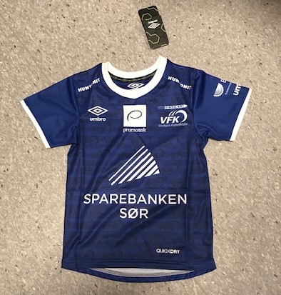 Salg på drakt og munnbind