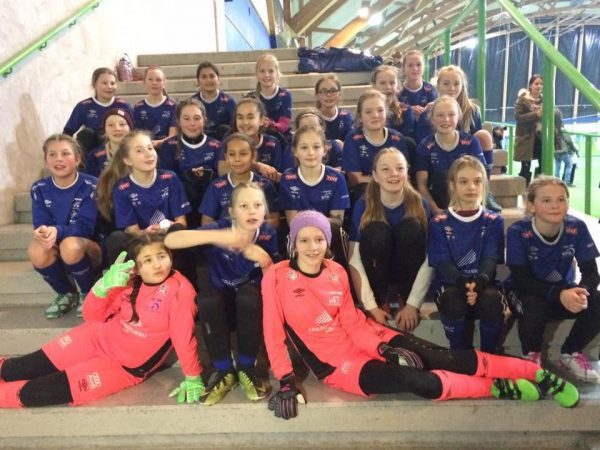 På jenter-12 er det populært å spille fotball