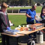 Sandra og Kenneth serverte grillmat