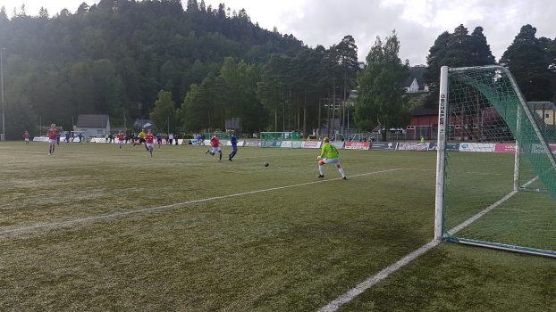 Peder Karlsen setter inn 2-0