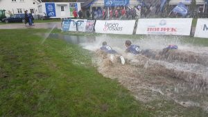 Gaus og Follis tok seg et bad etter kampen